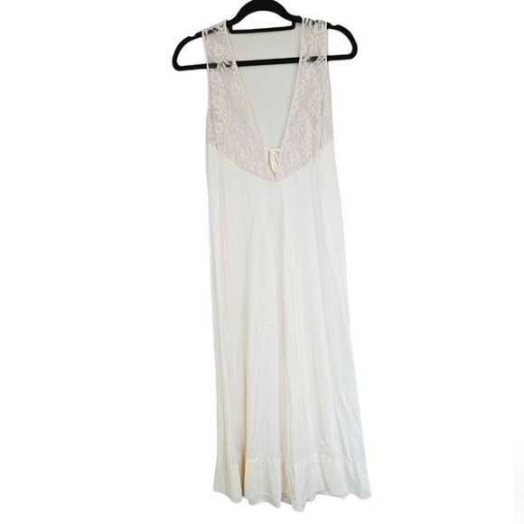 Vintage '60s Movie Star Cream Nylon Lace Bust V-Neck Full Length Nightgown M - Picture 1 of 8